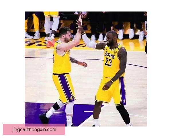 詹皇独占历史多项第一湖人球员打高尔夫合影老詹C位东契奇站边